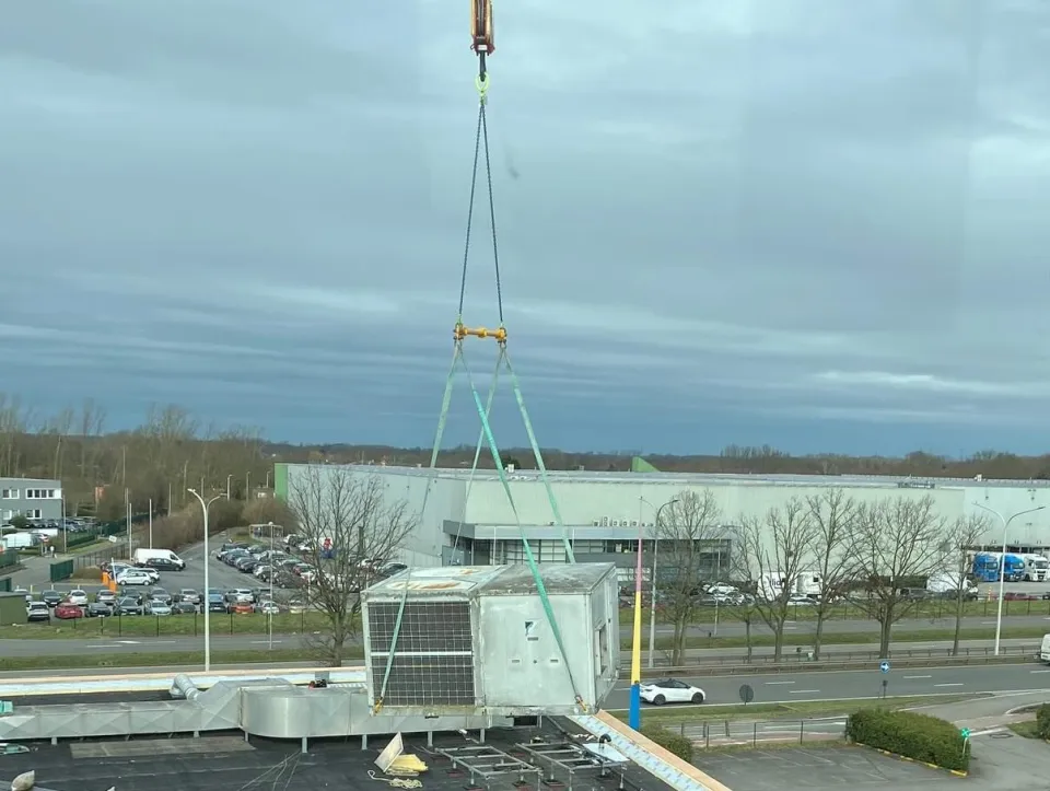 Dak leegmaken van carre te willebroek