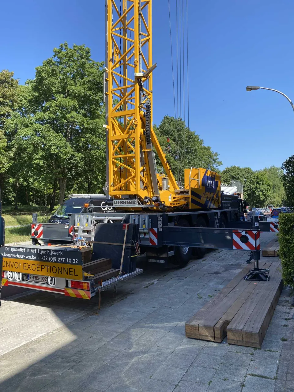 Azobe draglineschotten onder de stempels van de mobiele torenkraan