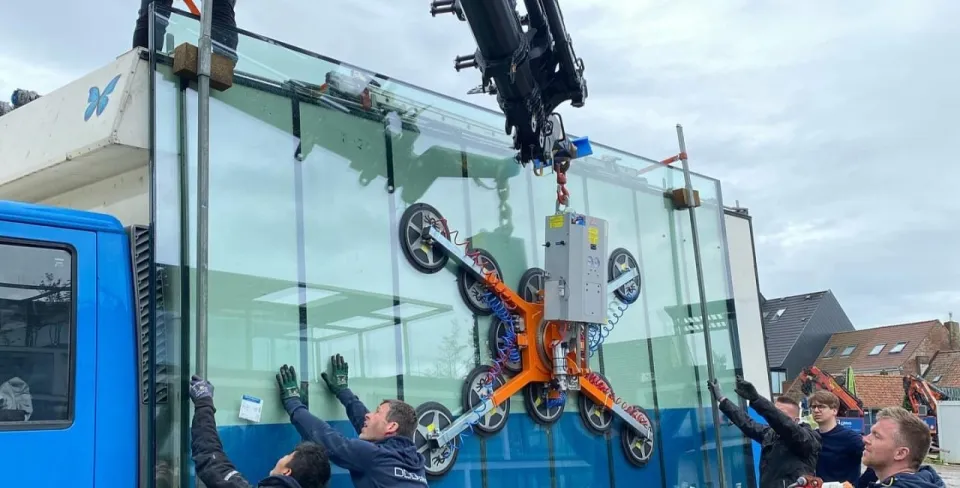 Schaafmachine van bijna 10 ton veilig geladen