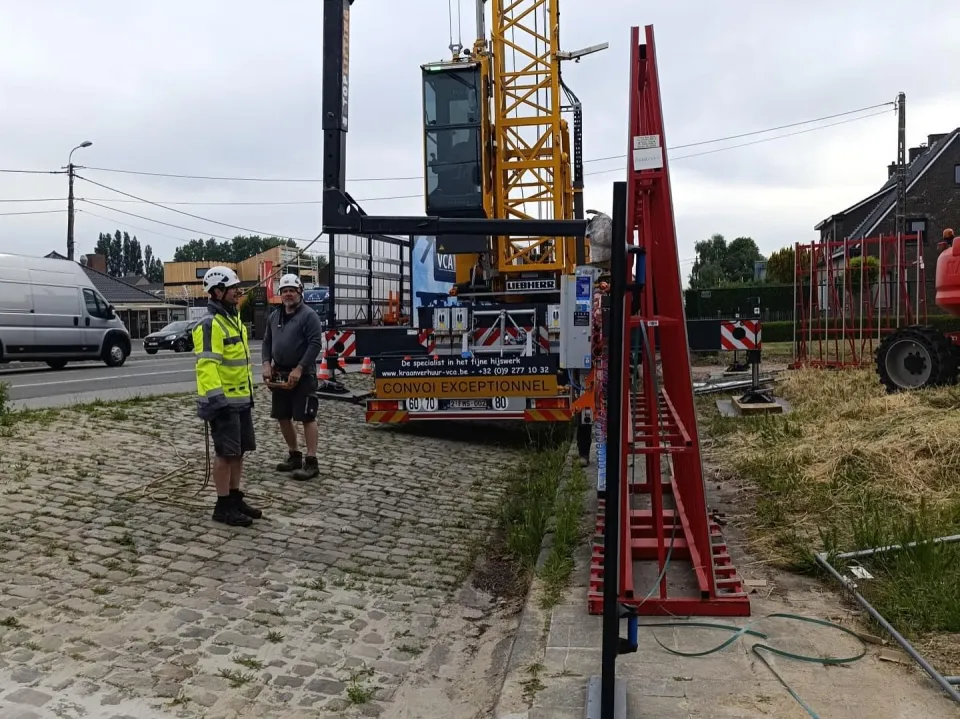 Uitdagend hijswerk in ardooie