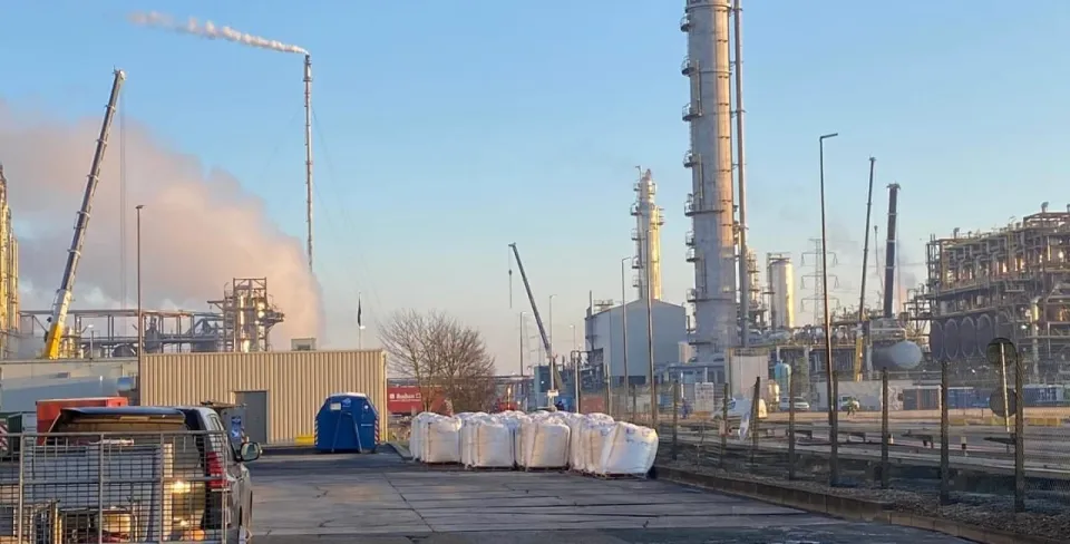 Ineos in de haven van antwerpen